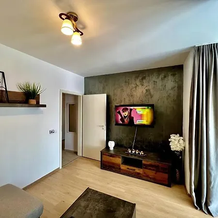 Apartment Studio 18 Cu La Munte Si Parcare Privata Brasov