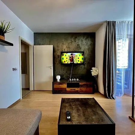 Studio 18 Cu La Munte Si Parcare Privata Apartment