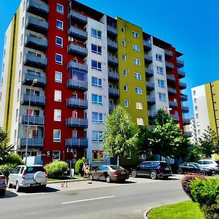 Apartment Studio 18 Cu La Munte Si Parcare Privata